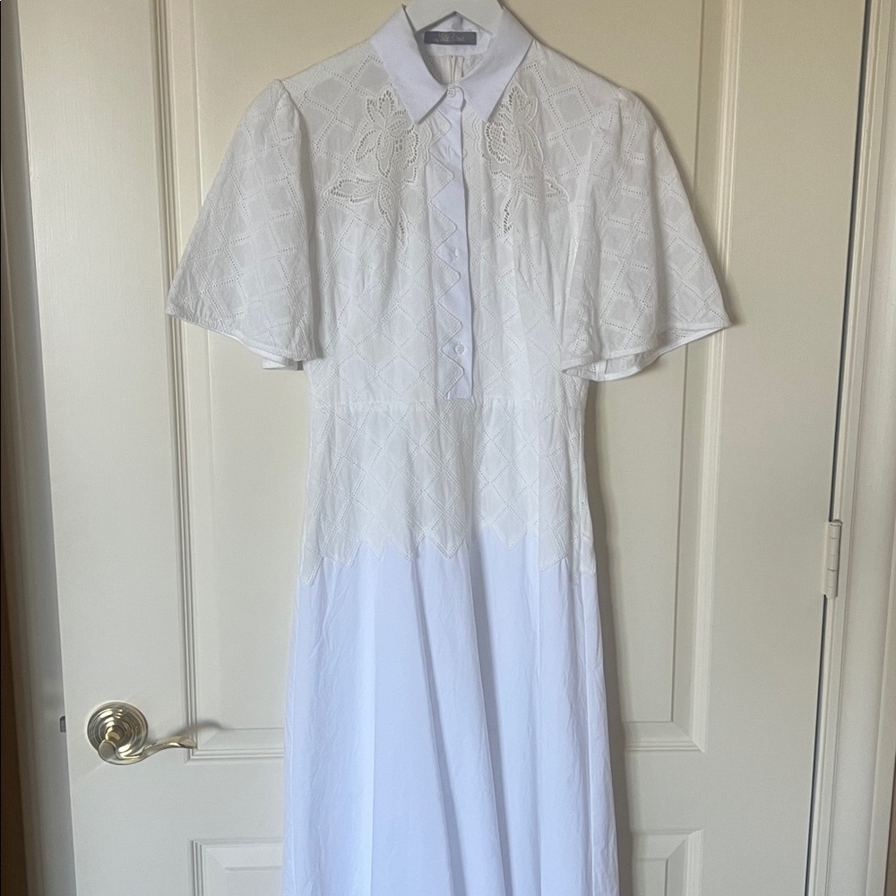 Ladies white eyelet dress pearl by Lela Rose new without tags size 0
